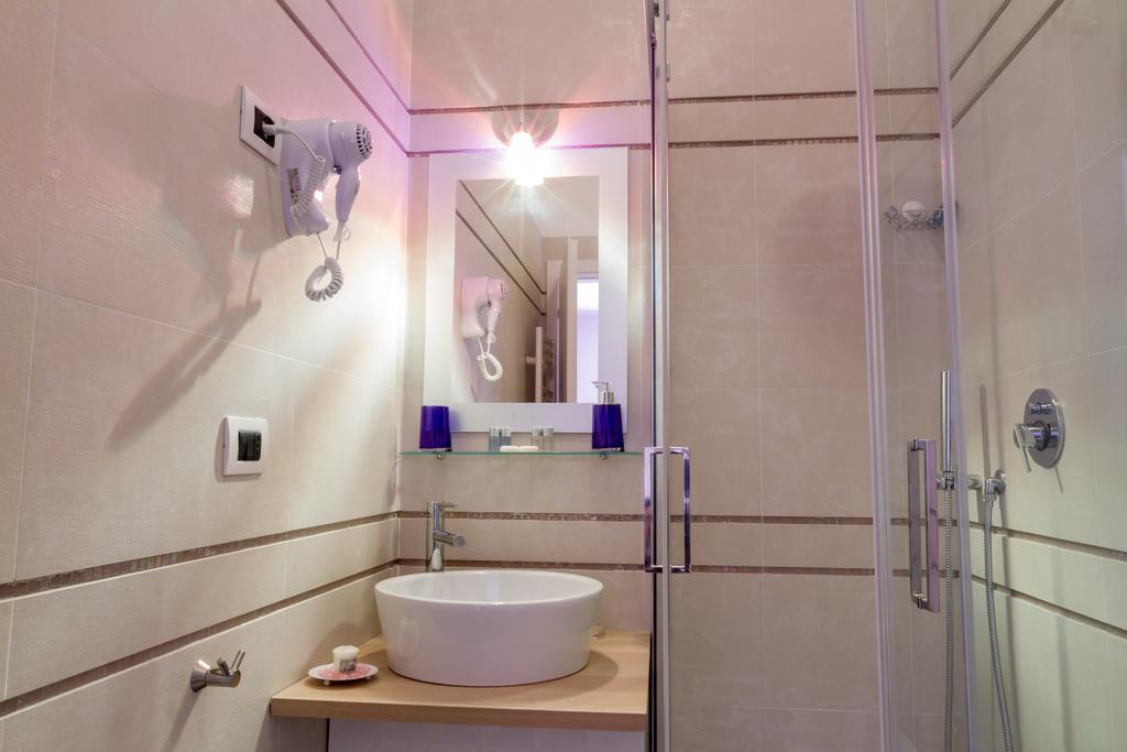 Bevilacqua Bed Roma Santa Croce Otel Oda fotoğraf