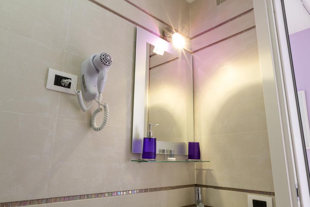 Bevilacqua Bed Roma Santa Croce Otel Oda fotoğraf