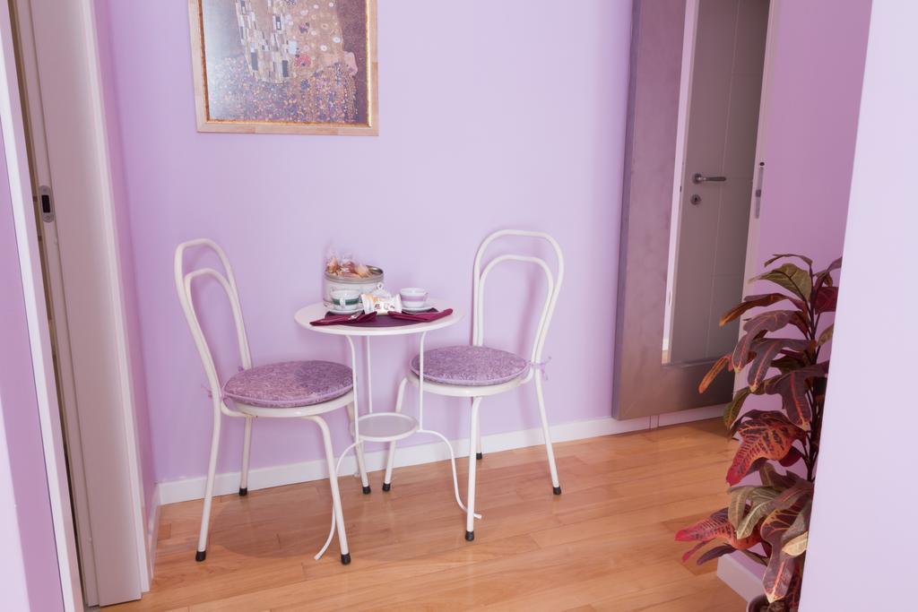 Bevilacqua Bed Roma Santa Croce Otel Oda fotoğraf