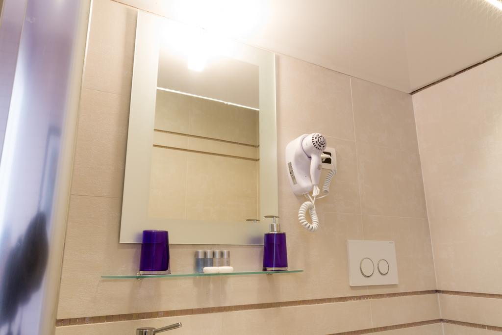 Bevilacqua Bed Roma Santa Croce Otel Oda fotoğraf